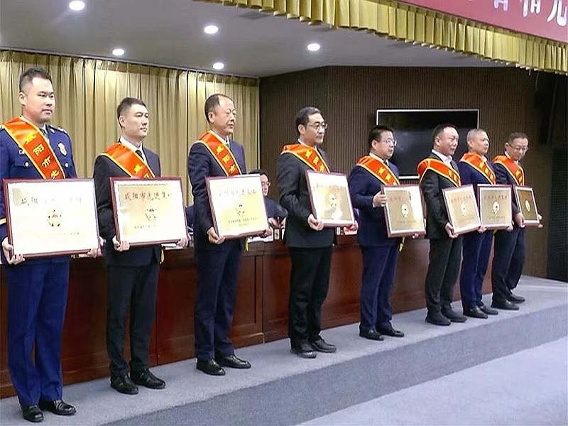 喜報(bào)！咸陽路橋工程公司榮獲咸陽市 “先進(jìn)集體”榮譽(yù)稱號(hào)